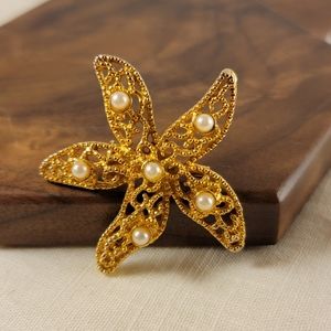 Vintage gold starfish Brooch with pearl accents